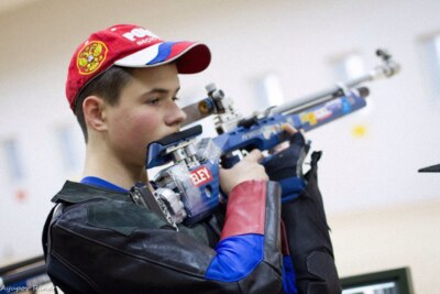 Любовь с первой тренировки. Как белгородский школьник сдаёт ЕГЭ и готовится к соревнованиям по пулевой стрельбе