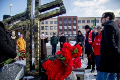 Белгородские коммунисты почтили память земляков, сожжённых фашистами на камышитовом заводе 