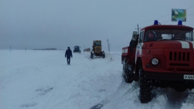 В Алексеевском районе спасатели вытащили из снежного заноса три автомобиля