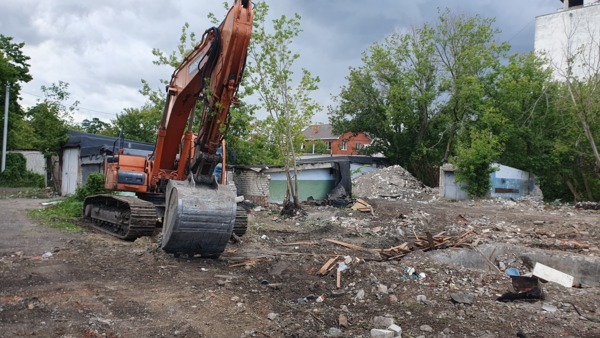 ​Гаражи сносятся — владельцы судятся.Что происходит на месте гаражного кооператива на набережной в Белгороде 