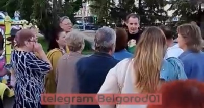 Белгородцы в парке прощаются с бывшим губернатором Вячеславом Гладковым