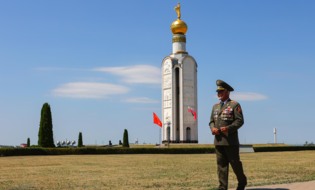 Тихая память. Как в Прохоровке отмечали День Прохоровского поля — Третьего ратного поля России