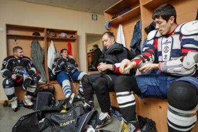 Белгородская Ночная хоккейная лига. Как полицейские, слесари и бизнесмены играют в хоккей