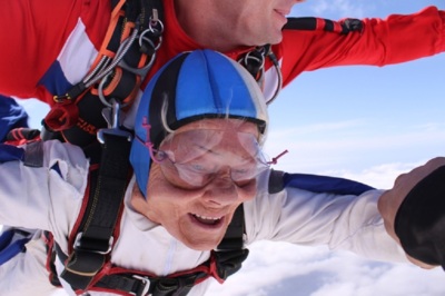 Прыжок с парашютом белгородского ветерана занесли в Книгу рекордов России