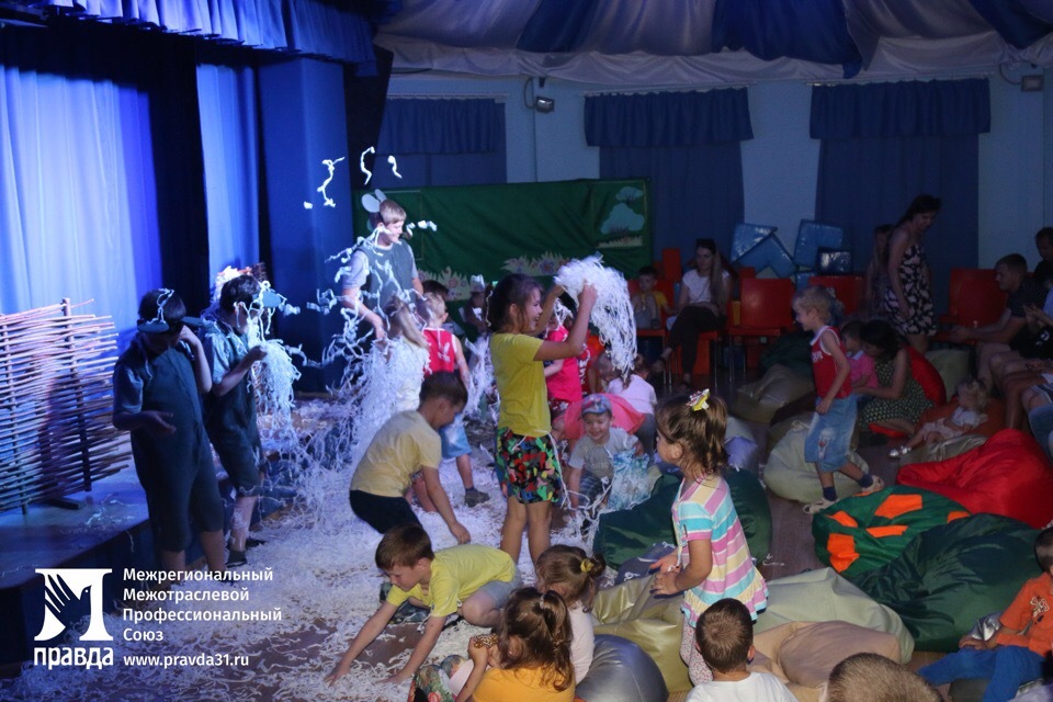 Профсоюз «Правда» и жители округа №15 посетили спектакль инклюзивной студии*