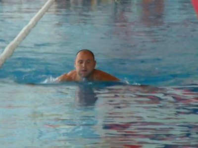​Начальник белгородской полиции проплыл 50 метров за 35 секунд