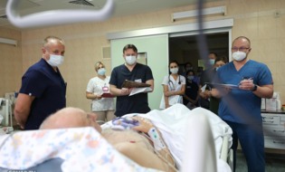 ​«Те, кто держат дыхание жизни». Как белгородские анестезиологи на работе отмечают свой профессиональный праздник