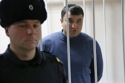 «Я предлагаю свою жизнь вместо него». Как суд арестовал Илью Зелендинова, обвиняемого в гибели пациента