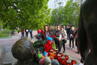 В Белгороде организовали временный мемориал в память об убитых в Казани