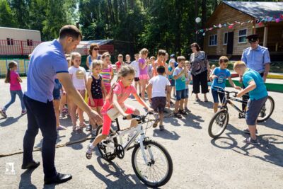 ​В Белгороде профсоюз «Правда» вместе с автоинспекторами провели в детском лагере урок ПДД