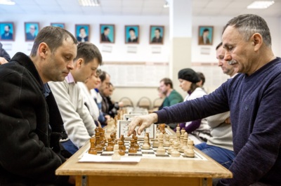 На СГОКе прошли соревнования по шашкам и шахматам*