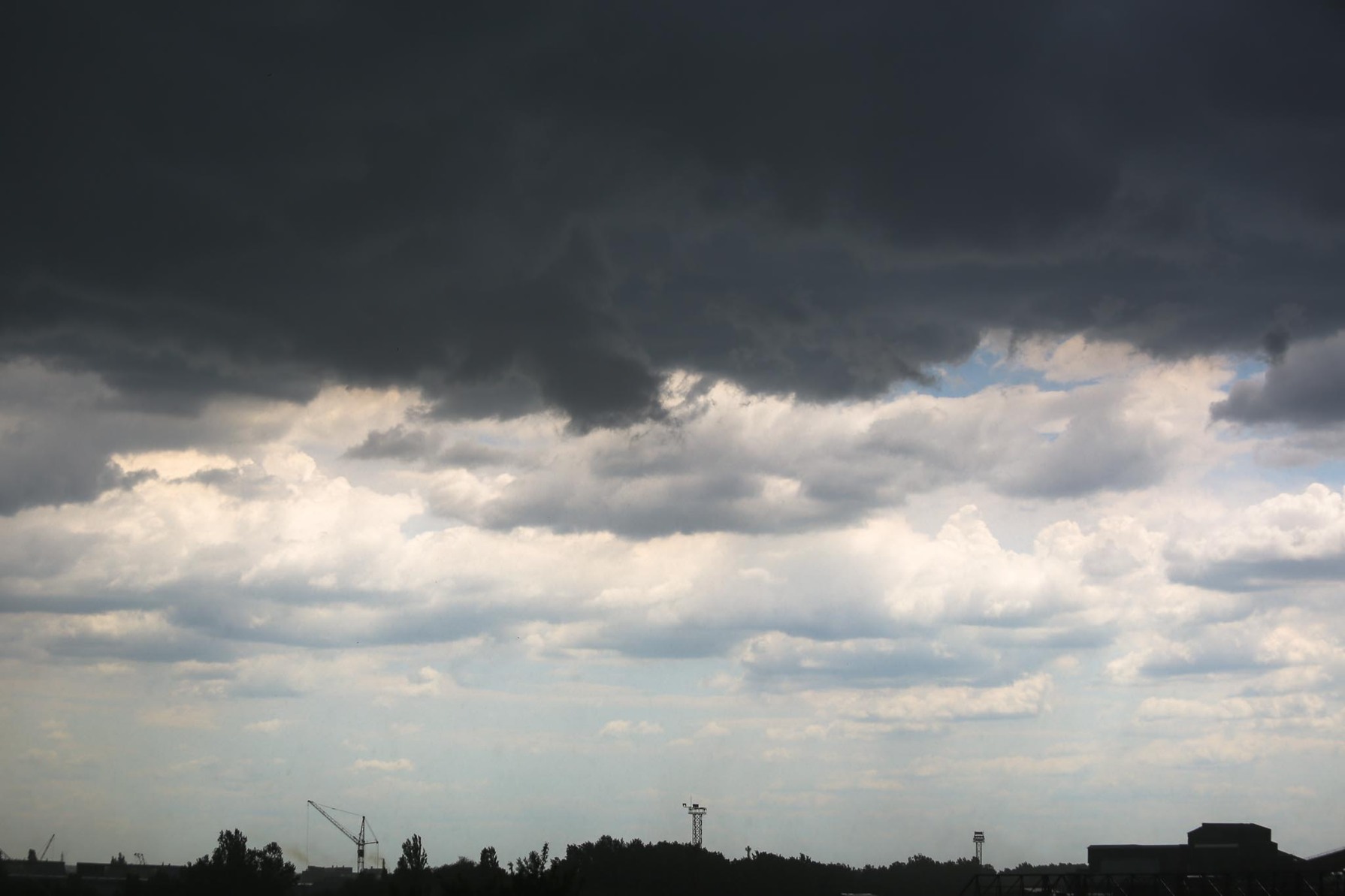 МЧС предупреждает о сильных дождях 1 сентября в Белгородской области