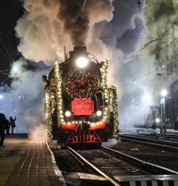 Дед Мороз приехал в Белгород на ретропоезде