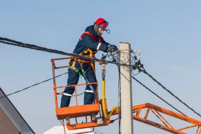 Белгородские энергетики за год потратили 2,7 миллиарда рублей на развитие и реконструкцию электросетей
