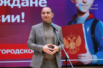 «Человек с военным опытом во власти», кризисный управленец и рекордно малый срок. Чем запомнится старооскольцам Владимир Жданов?