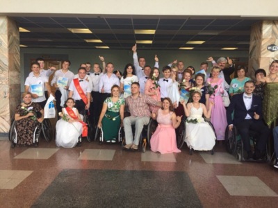 В Белгороде провели второй инклюзивный бал для людей с особенностями здоровья*