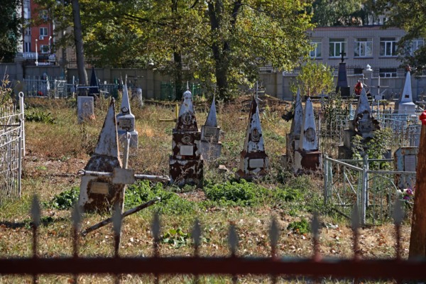 Старое городское кладбище Белгорода. Взгляд изнутри