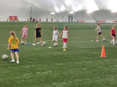 Женское футбольное дело. С чего начать, если ваша дочь мечтает «бить как Аршавин»?