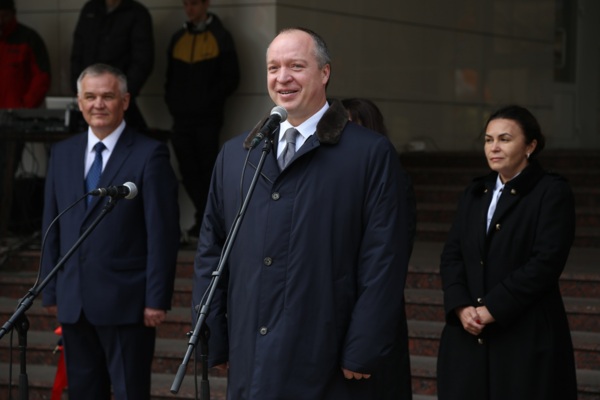 Владимир Путин наградил руководителя фонда «Поколение» Андрея Скоча орденом Александра Невского