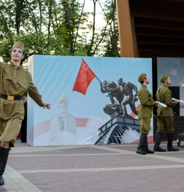В Белгороде провели бал Победы