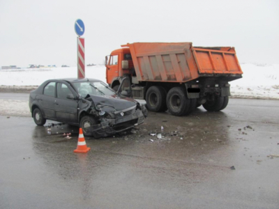В Белгороде в аварии с КамАЗом погибла женщина
