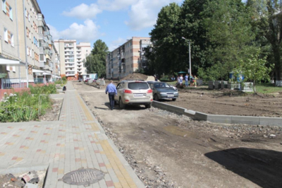 ​В Белгороде активисты ОНФ проверили, как благоустраивают дворы. На что жаловались жители?
