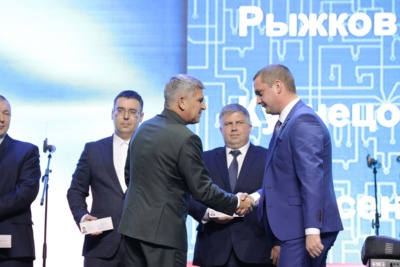 В Москве наградили энергетиков, восстанавливающих пострадавшие при обстрелах ВСУ электосети