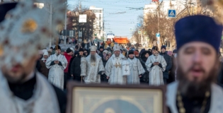 ​В Белгороде впервые за три года провели на Рождество крестный ход