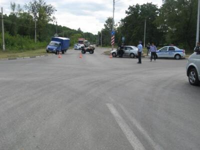 В Белгородской области два человека пострадали в аварии с грузовиком