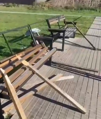 В Старом Осколе подростки-вандалы испортили новую детскую площадку