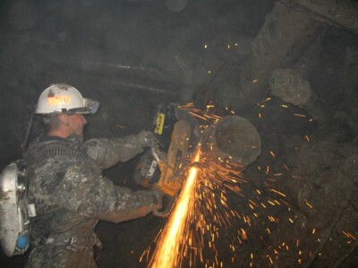 В Мирном прекратили спасательные работы на участке, где заблокированы четверо пропавших шахтёров