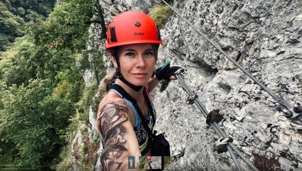 ​«Так и будешь всю жизнь по горам лазить?!». Как благодаря туризму белгородка нашла мужа и стала отправлять бабушек сплавляться на сапах