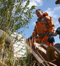 Невидимая часть городской жизни. Как в Белгороде прочищают засоры канализации