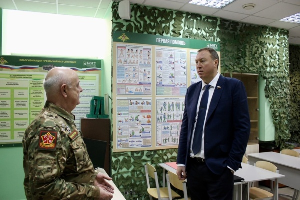 В облдуме и прокуратуре высказались о фиктивном браке белгородского сенатора ради гражданства