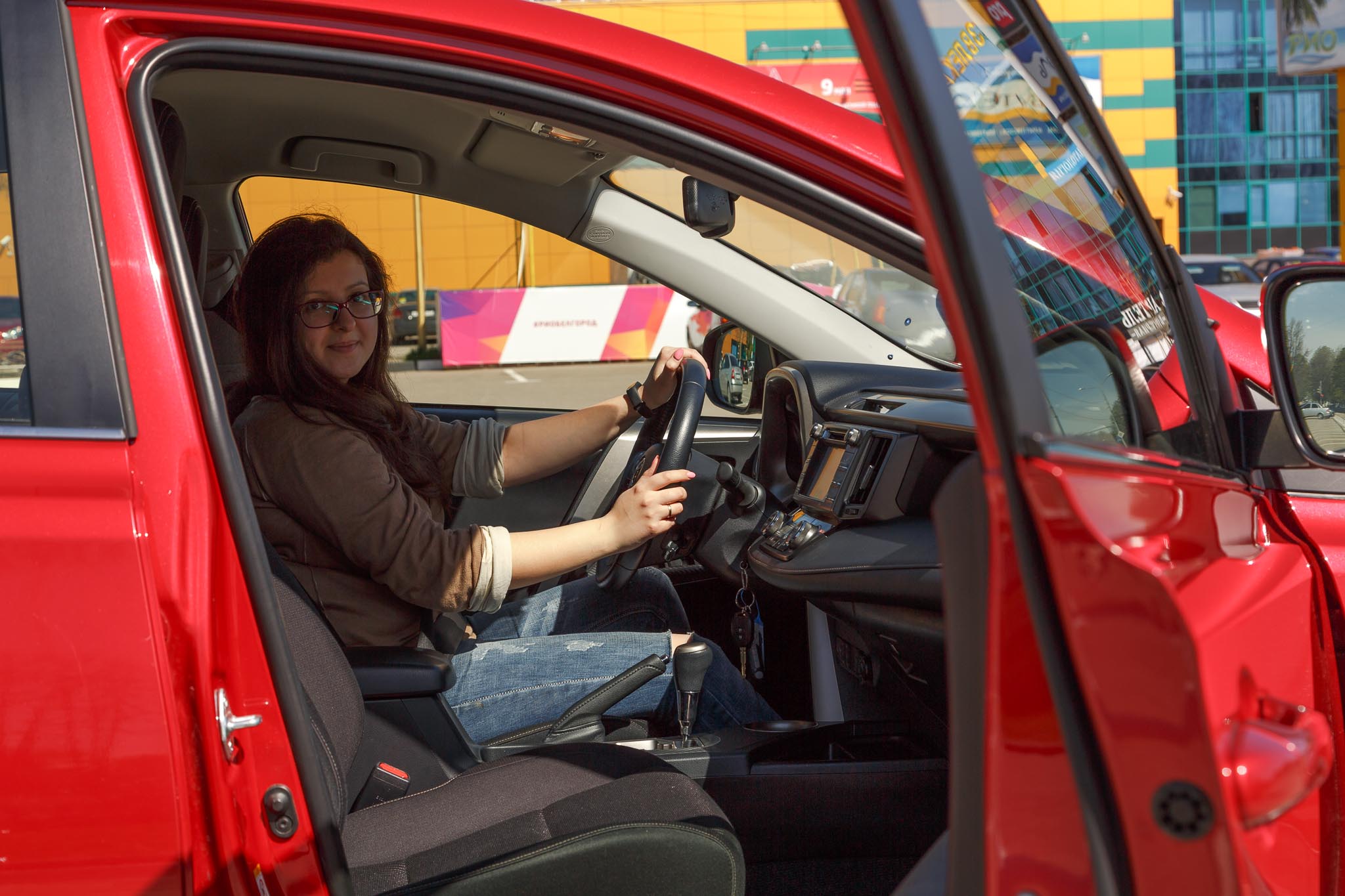 Автомобиль из проверенных рук. Почему покупать авто с пробегом безопаснее у  дилера — FONAR.TV