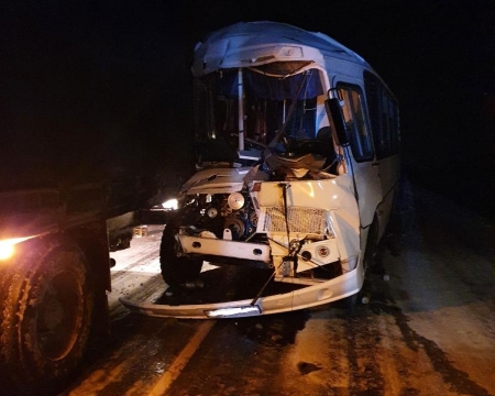 В Белгородской области Renault Logan насмерть сбил пенсионерку, а автобус врезался в иномарку