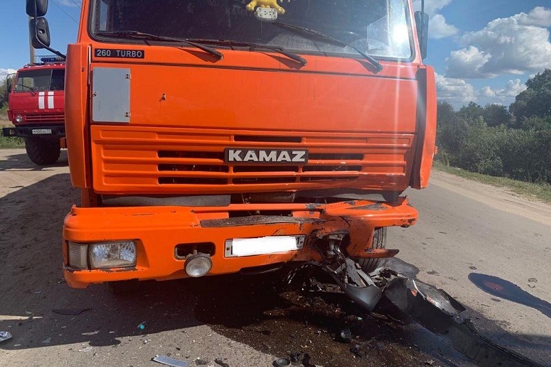 В Шебекинском городском округе водитель Skoda Fabia​ погиб в ДТП с «КамАЗом»