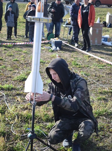 В Новооскольском районе на областной олимпиаде по ракетомоделированию запустили сто ракет