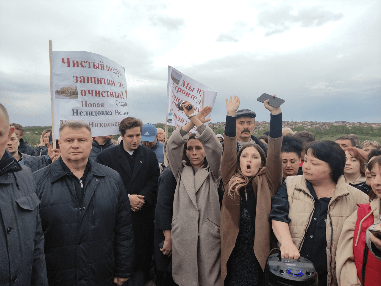 Я позвонил подрядчику, и он во всём сознался! Как чиновники два раза  пытались проторговать одни и те же работы на стадион, который проверял  Вячеслав Гладков [расследование «Фонаря»] — FONAR.TV