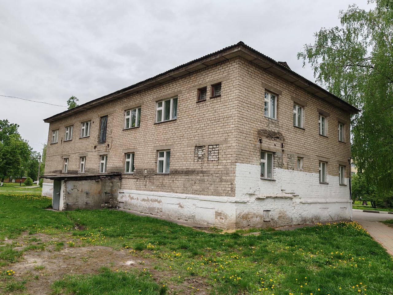 Жители новостройки в Старом Осколе спят в тёплой одежде из-за  некачественного ремонта — FONAR.TV