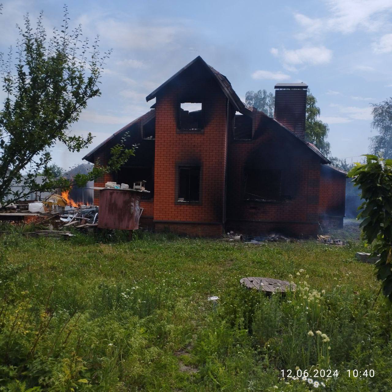 Теперь это всё ваше!». Белгородке продали дом с гнилыми полами, и теперь  бывшие владельцы не хотят расторгать договор — FONAR.TV